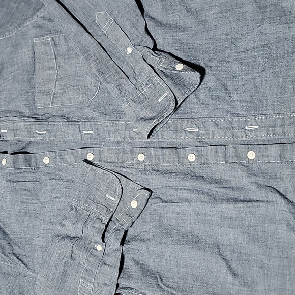 J. CREW Slim (almost organic) Buttondown - Picture 3 of 5